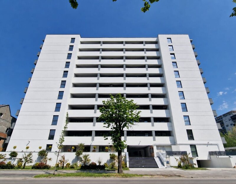 Preciziei, metrou 6 minute, 2camere, 59 mp+2 balcoane, mobilat-utilat.