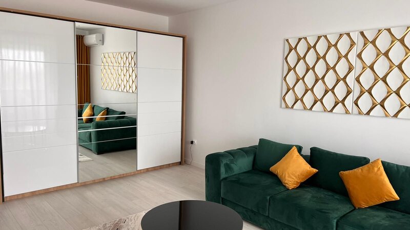 Preciziei, metrou 6 minute, 2camere, 59 mp+2 balcoane, mobilat-utilat.