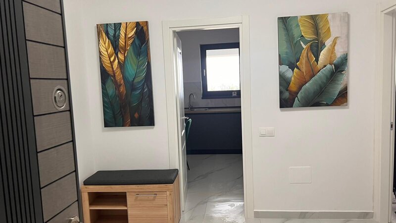 Preciziei, metrou 6 minute, 2camere, 59 mp+2 balcoane, mobilat-utilat.