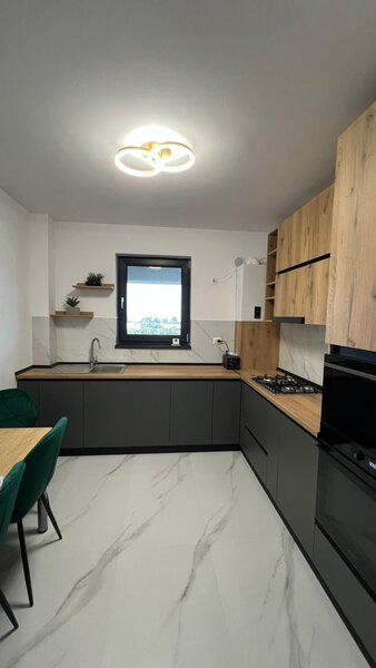 Preciziei, metrou 6 minute, 2camere, 59 mp+2 balcoane, mobilat-utilat.
